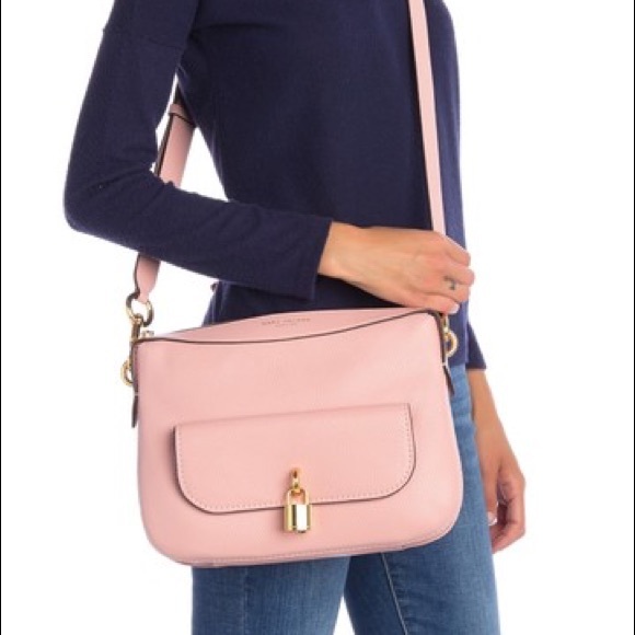 Marc Jacobs Handbags - Marc jacobs pink leather crossbody bag